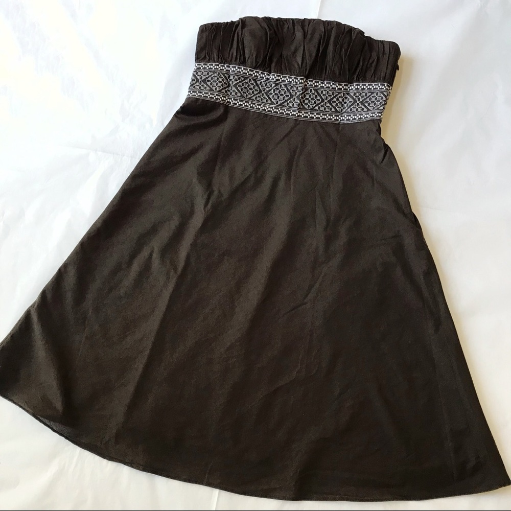 3/$15 LOFT Strapless Dress with Waist Embroidery